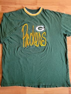 Vintage Legends USA Green Packers Graphic Tee with Yellow Puff Print Script, XL